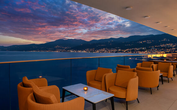 Nebo Restaurant & Lounge