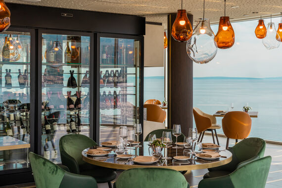 Nebo Restaurant & Lounge