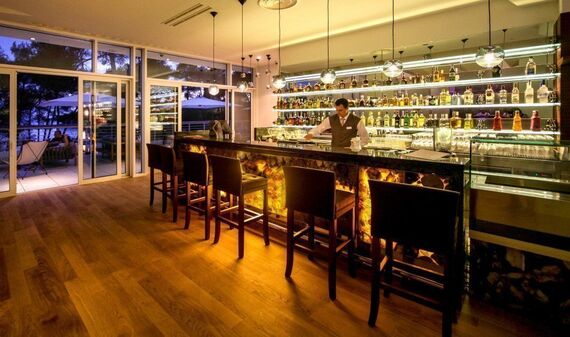 Lounge Bar Alto Rosso