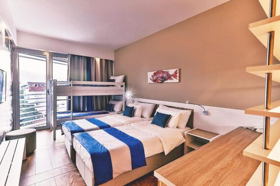 Carine Hotel Delfin