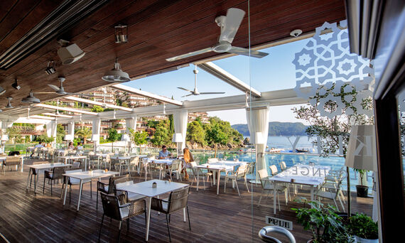 Dukley Seafront Restaurant 