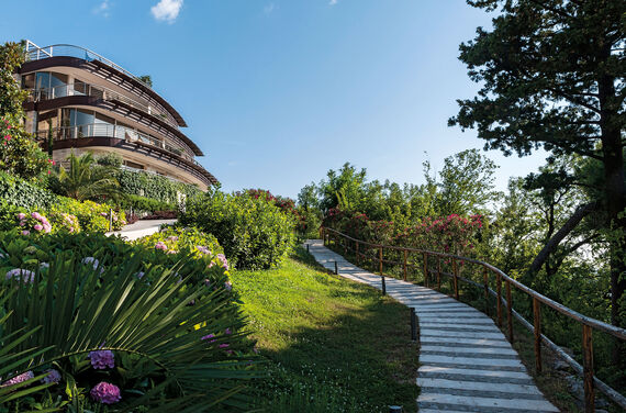 Dukley Hotel & Resort