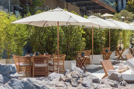 Dukley Beach & Bar
