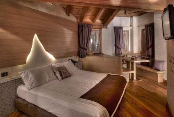 DV Chalet Boutique Hotel