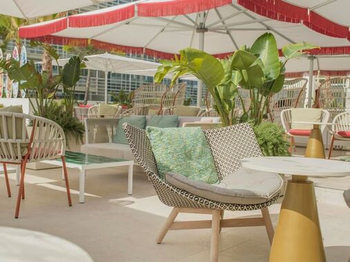 HOKU RESTAURANT & LOUNGE BAR