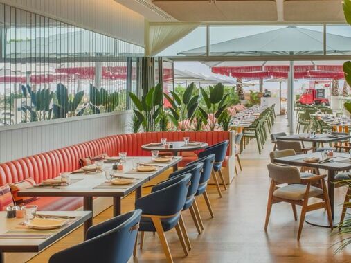 HOKU RESTAURANT & LOUNGE BAR