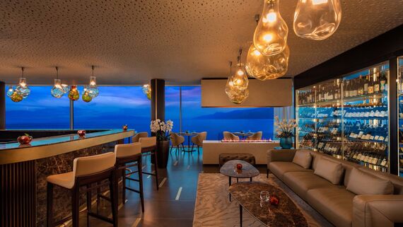 Nebo Restaurant & Lounge