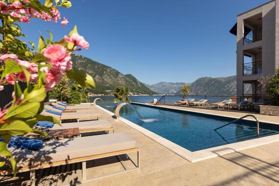 Huma Kotor Bay