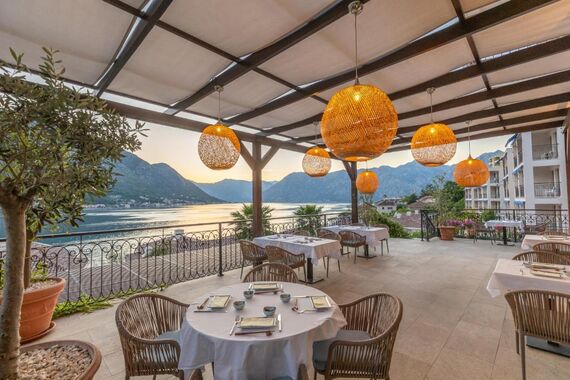 Huma Kotor Bay