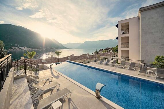 Huma Kotor Bay
