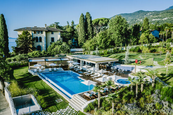 Riva Lounge & Sea Deck