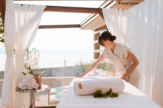 Riva Lounge & Sea Deck