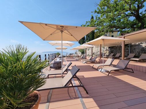 Riva Lounge & Sea Deck