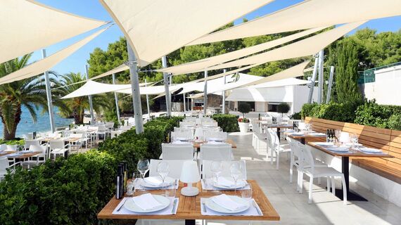 7 Palms Restaurant