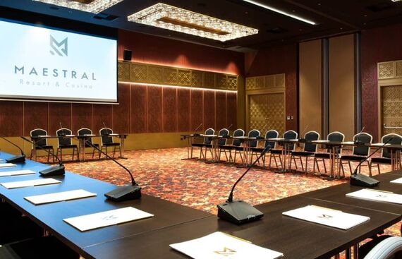 Maestral Resort & Casino