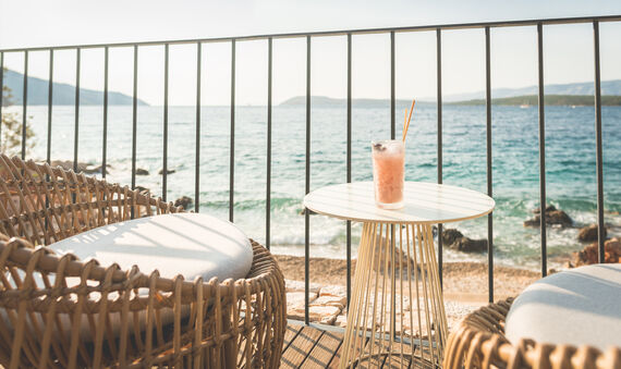 A•Bay Beach Bar