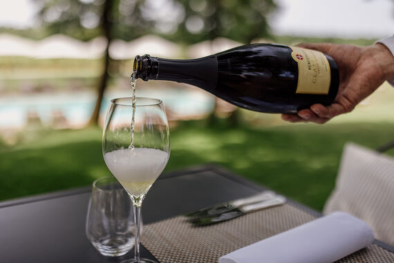 Oliveto restaurant & Lounge bar