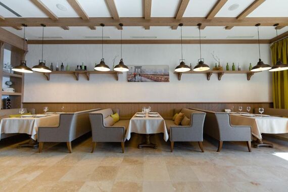 Hotel Oak Leaf Residence
