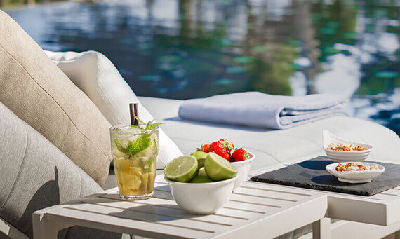 Splash pool Bar